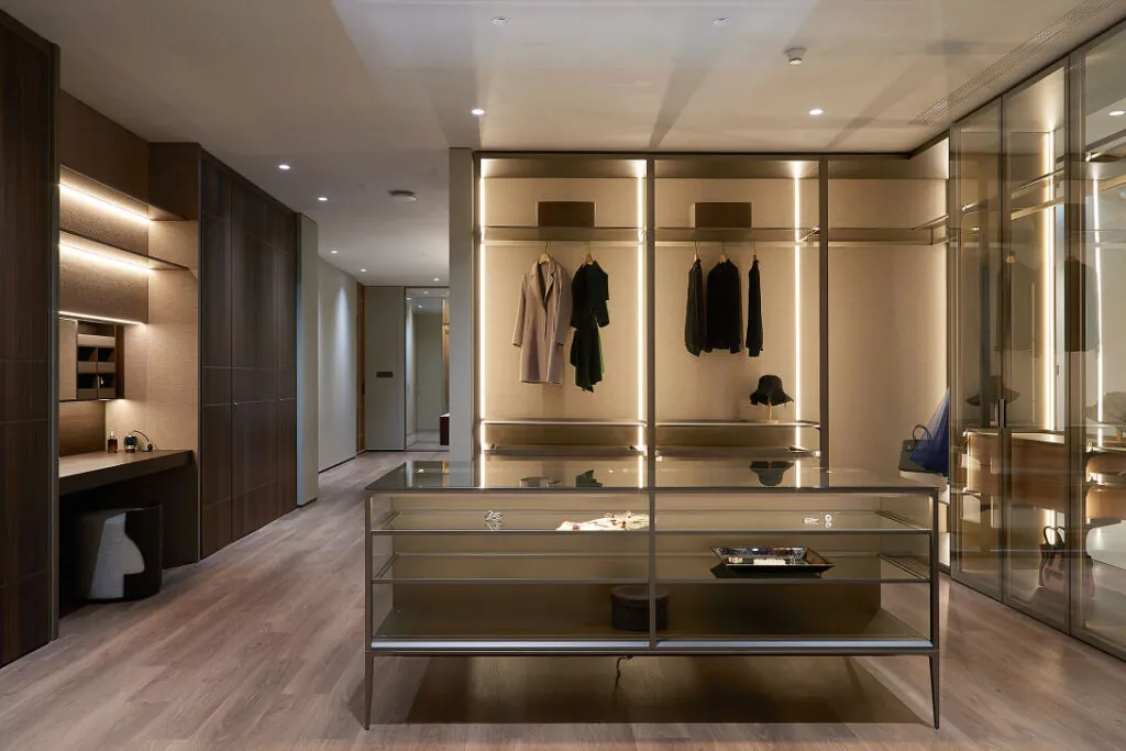 Base C10 Glass Cabinets 02