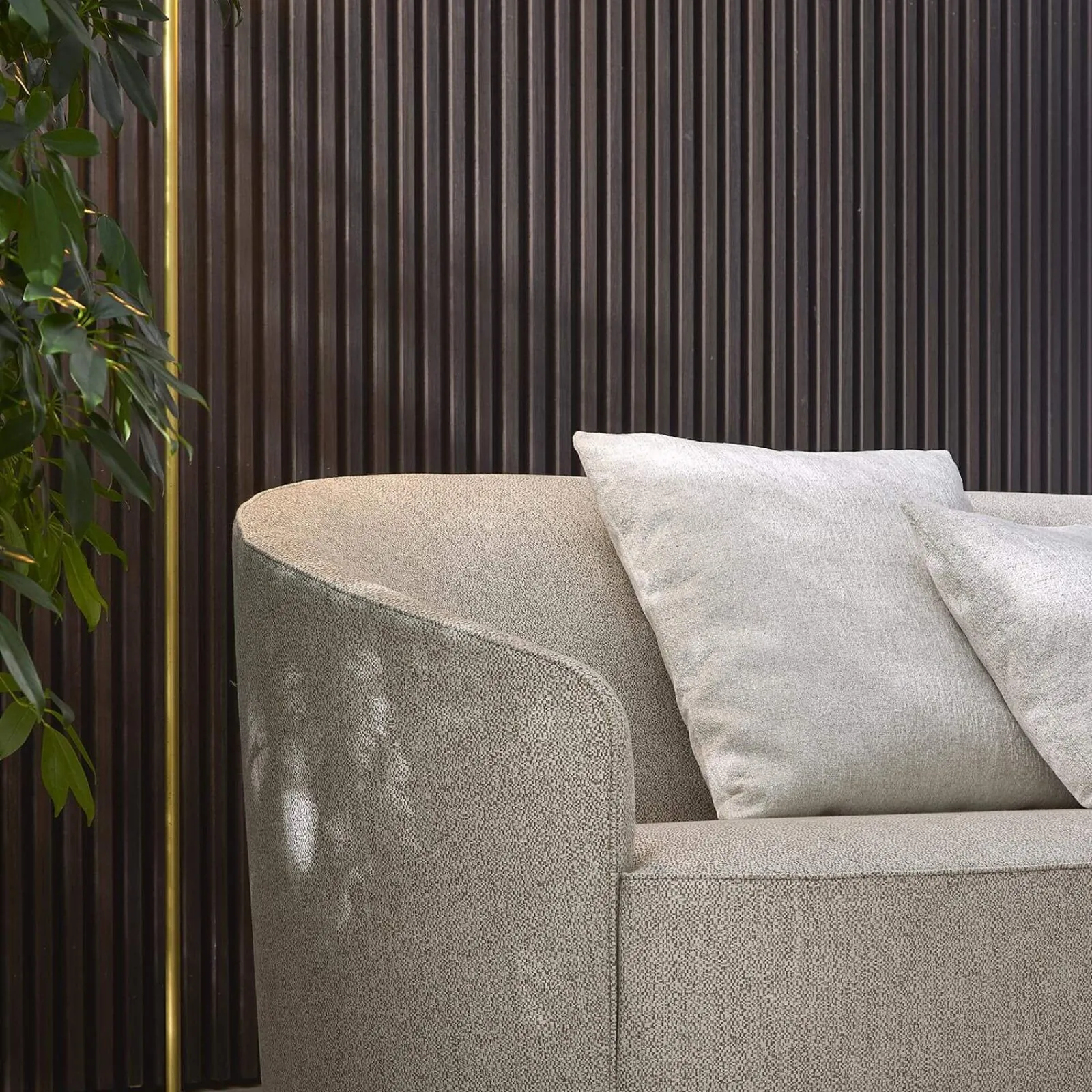 Lomacasa Marelli Moon Sofa Gallery 2-2