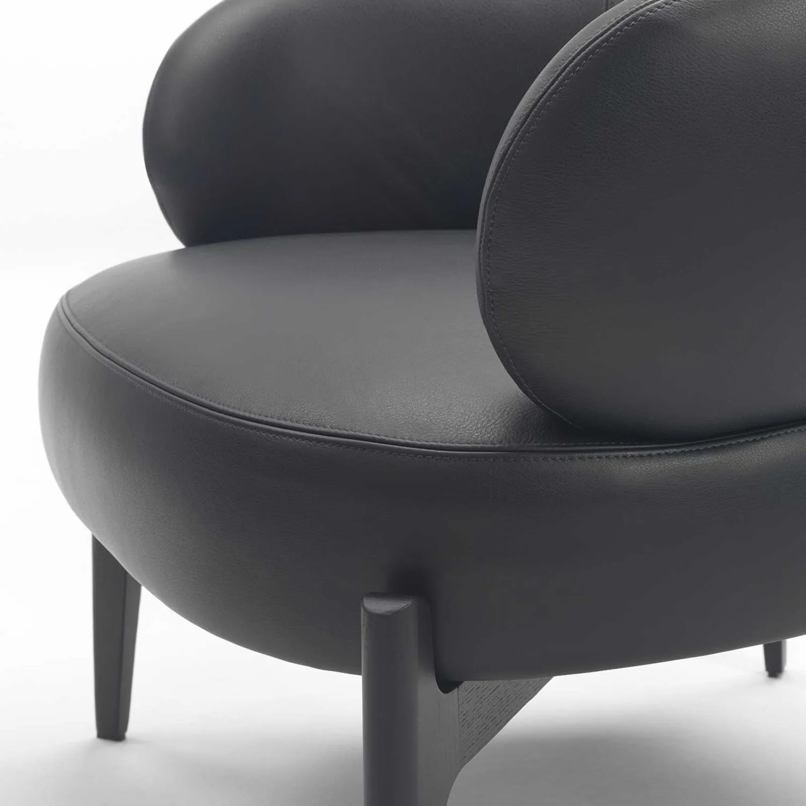 Lomacasa Marelli Sign Armchair Gallery 2-17