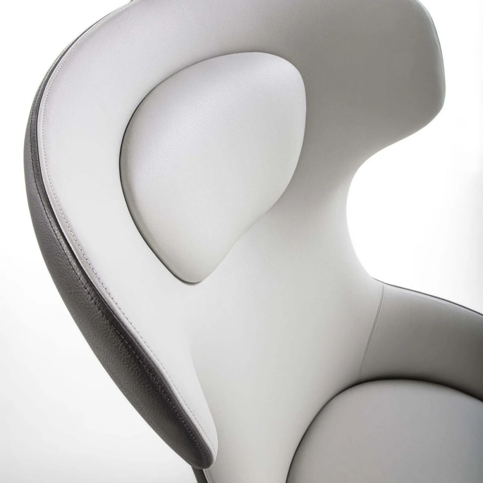 Lomacasa_Pellizzoni_Billie-Relax-Armchair_Gallery-3