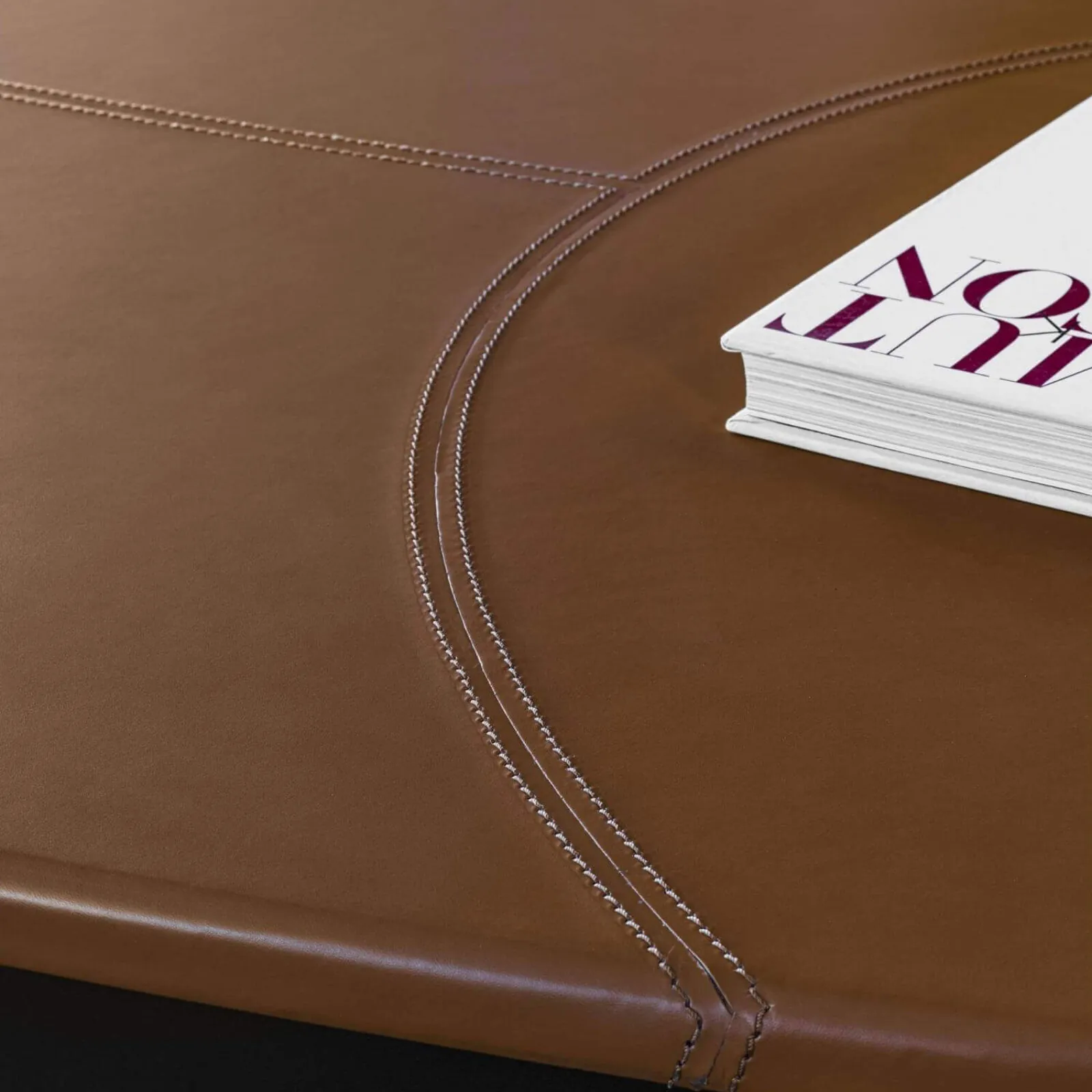 Lomacasa_Pellizzoni_Butterfly-Desk_Gallery-2