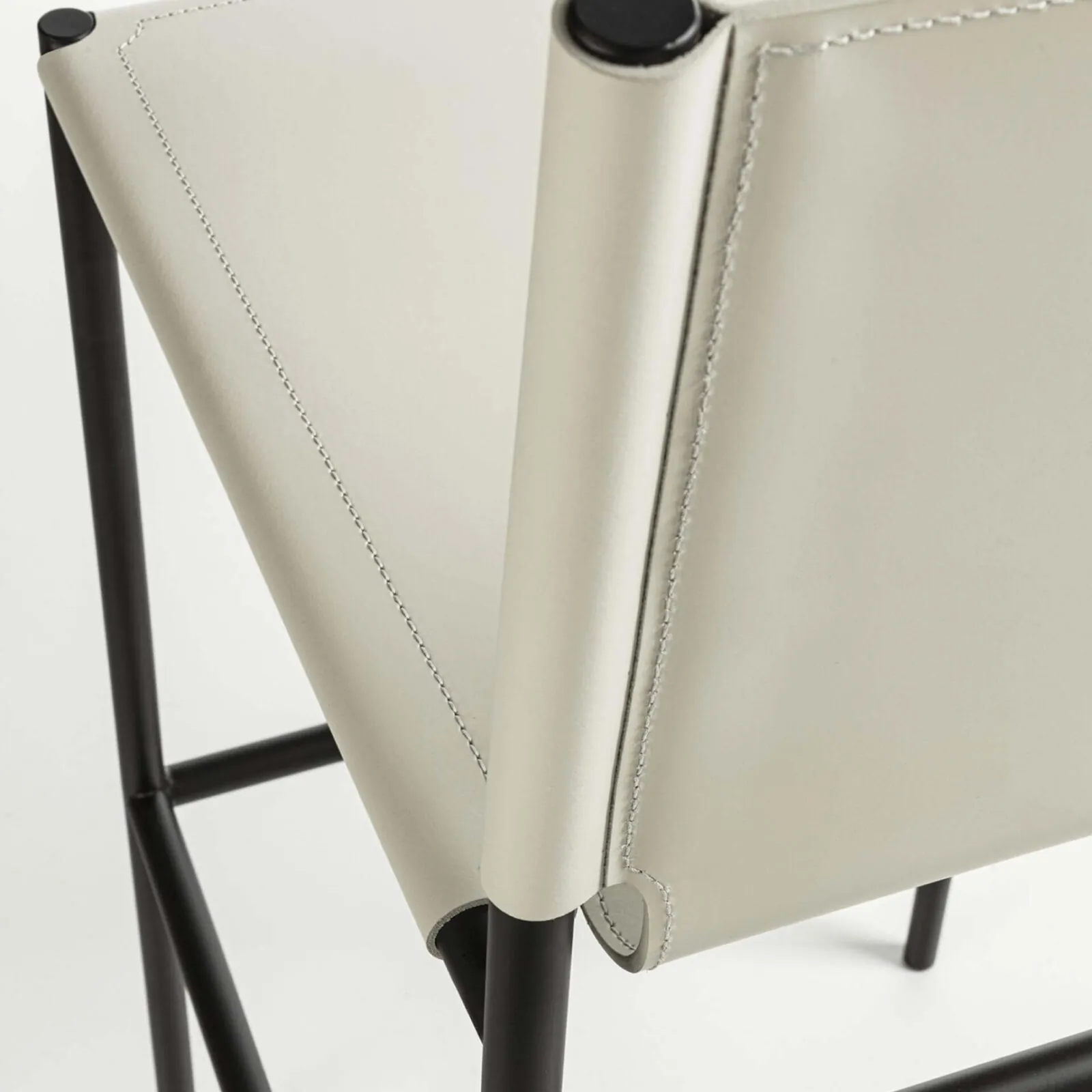 Lomacasa_Pellizzoni_Elena-Stool_Gallery-2