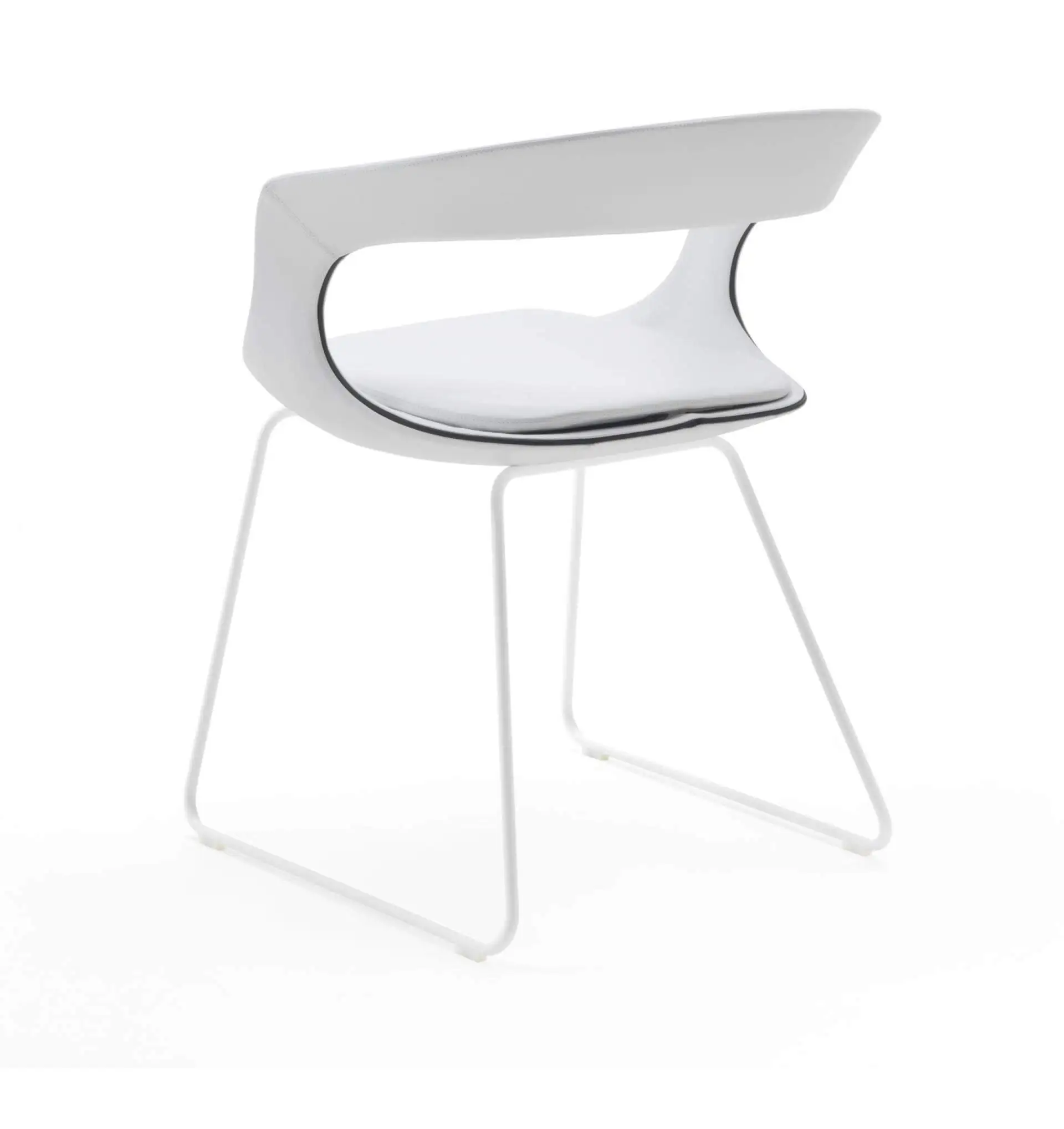 Lomacasa_Pellizzoni_Frenchkiss-Low-Back-Armchair_hero