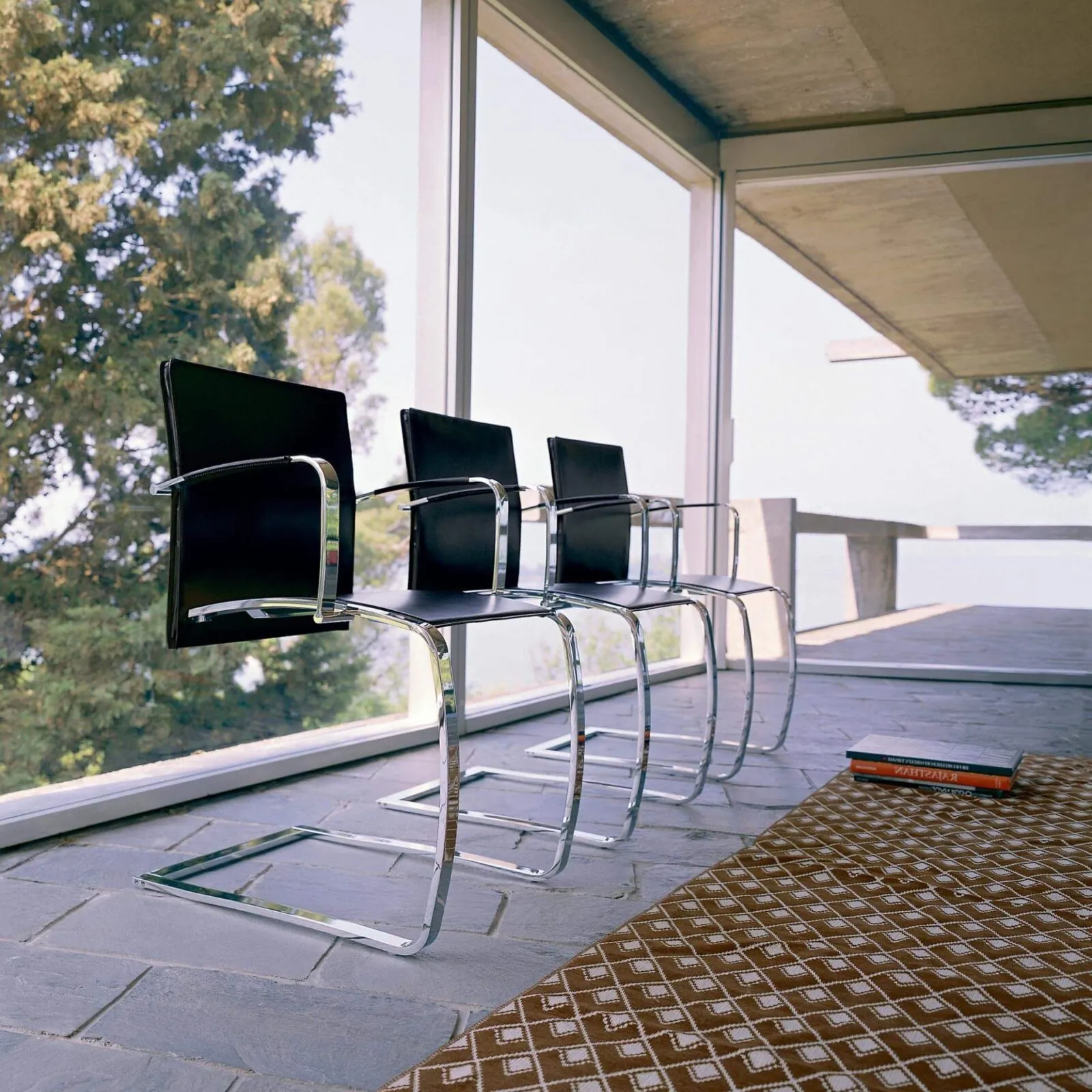 Lomacasa_Pellizzoni_Zen-Armchair_Gallery-1